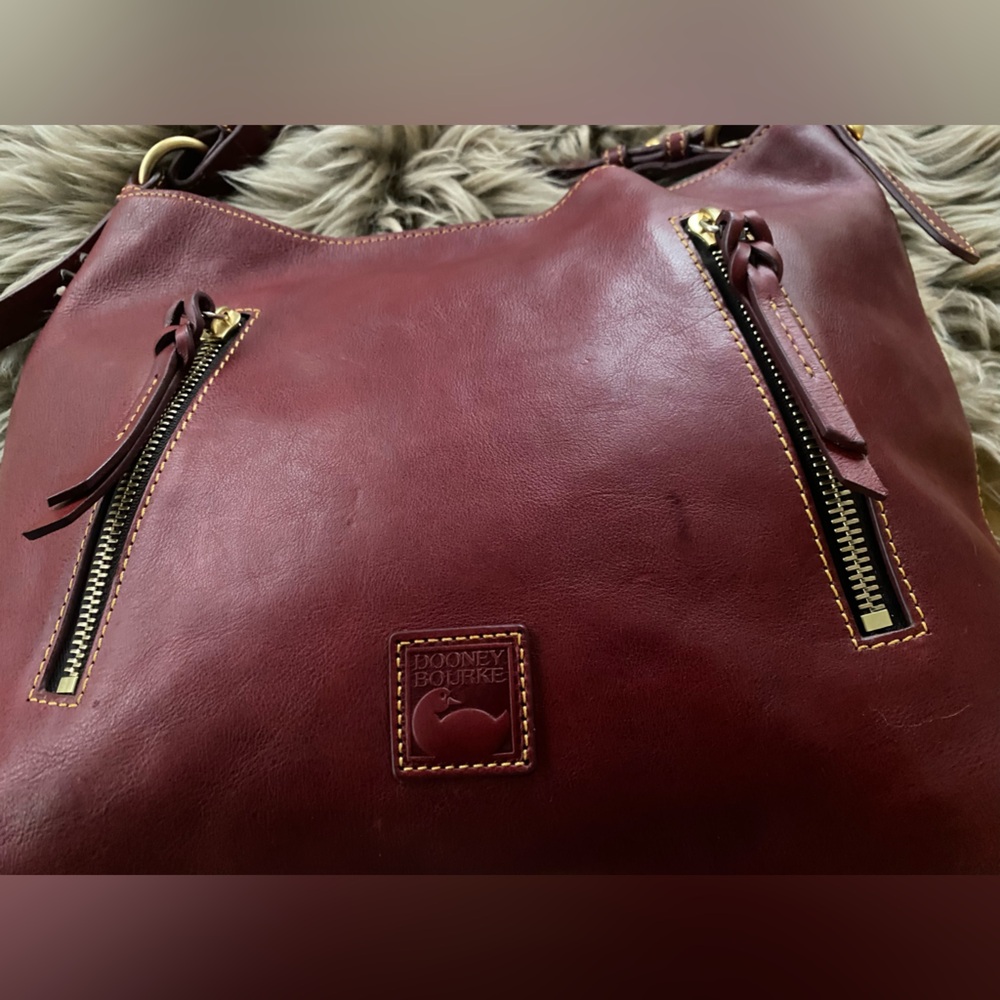 EUC DOONEY & BOURKE COOPER Chestnut Premium Florentine Leather Hobo (EXCELLENT) - Picture 8 of 13